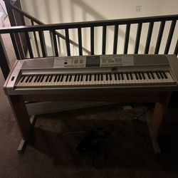 Yamaha Keyboard 
