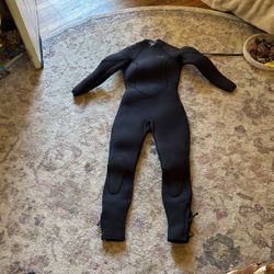 Xcel Women’s Wetsuit Thick Grade Size 4