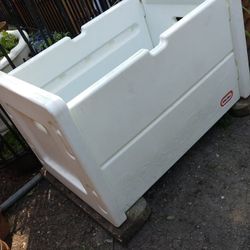 FOR SALE LITTLE TIKIES STORAGE TOY BOX $45