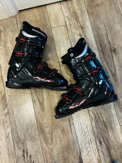ROSSIGNOL SKIS WITH BINDINGS SIZE 28.5