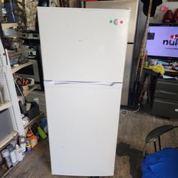 GE Refrigerator 59x24x25 