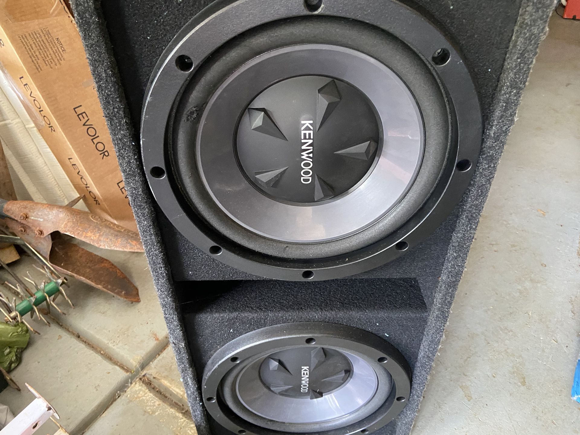 Ken wood Speaker Box And EV1500M Amplifier No Cords Or Cables / Moving Must Go