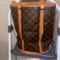 Louis Vuitton bucket Gm 