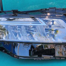Nissan Rogue Platinum SL, SV Headlight With Daytime Running Light Right Side 2021 OEM 