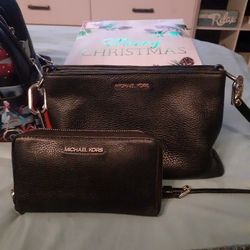 Michael Kors Purse And Wallet Great Condition 
