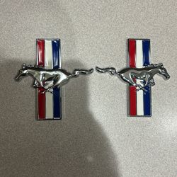 Ford Mustang Emblem 
