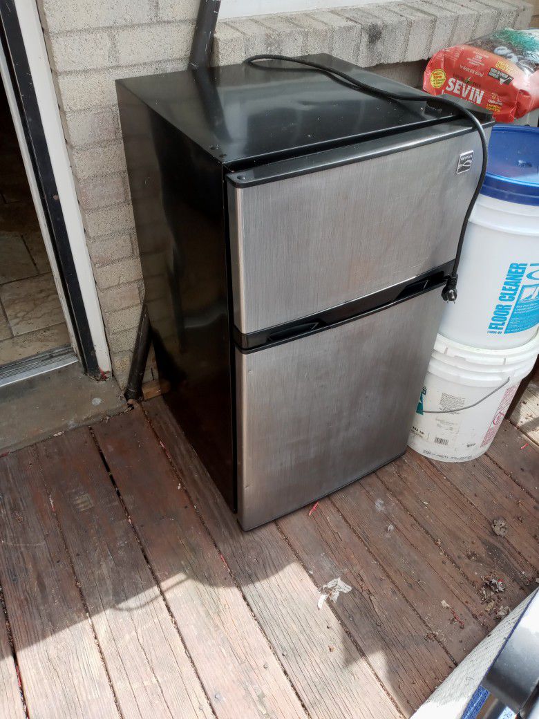 Mini Stainless Steel 3Ft Refrigerator From Whirl Pool 