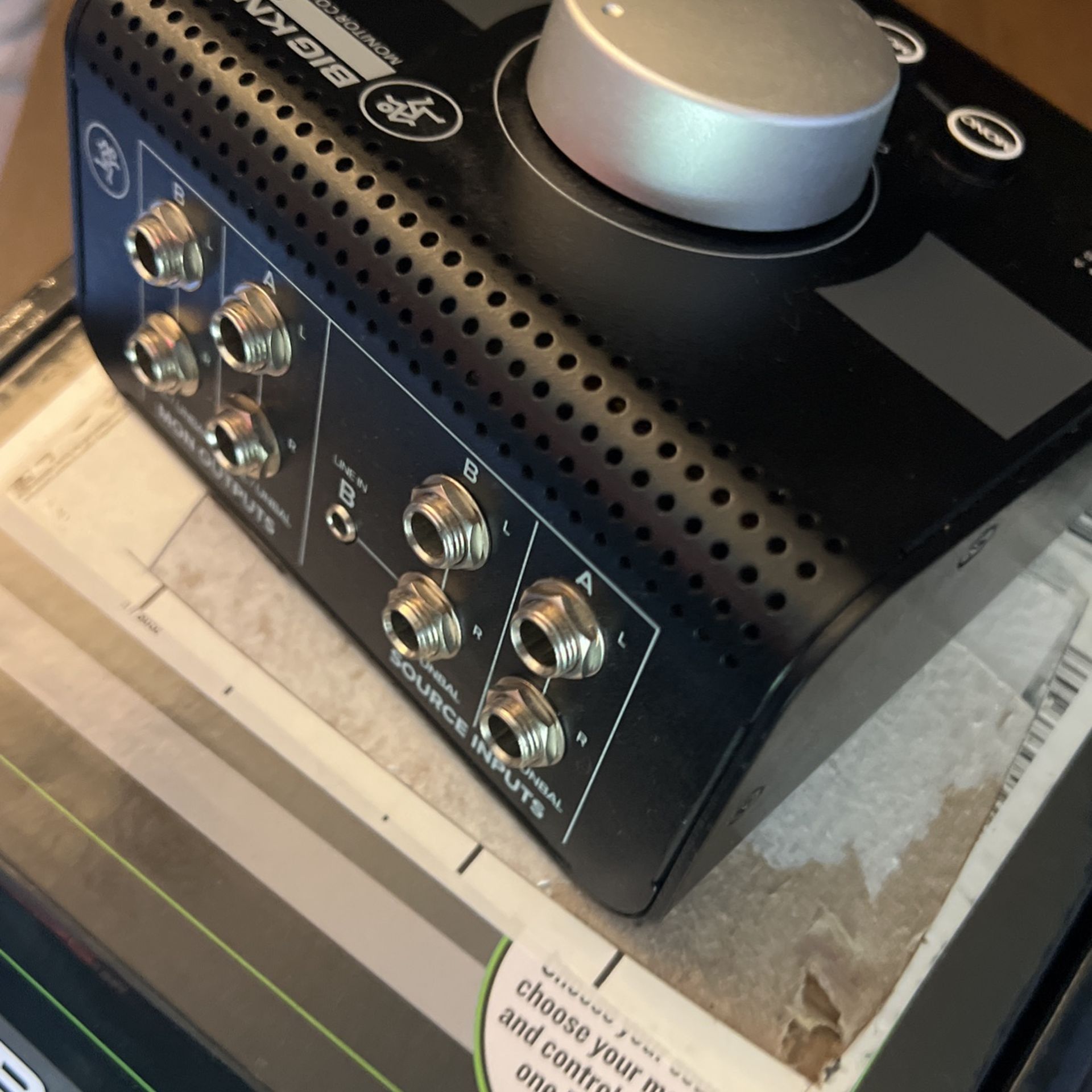 Mackie Big Knob Passive Studio Monitor Controller - 2x2 Source ...