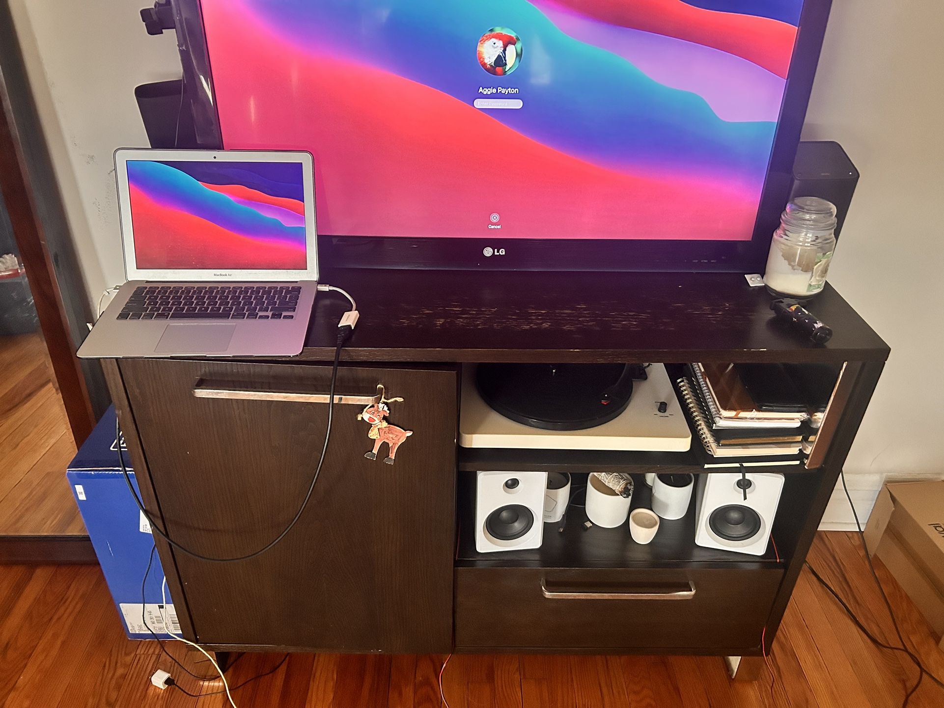 48’ x 18’ Entertainment Stand