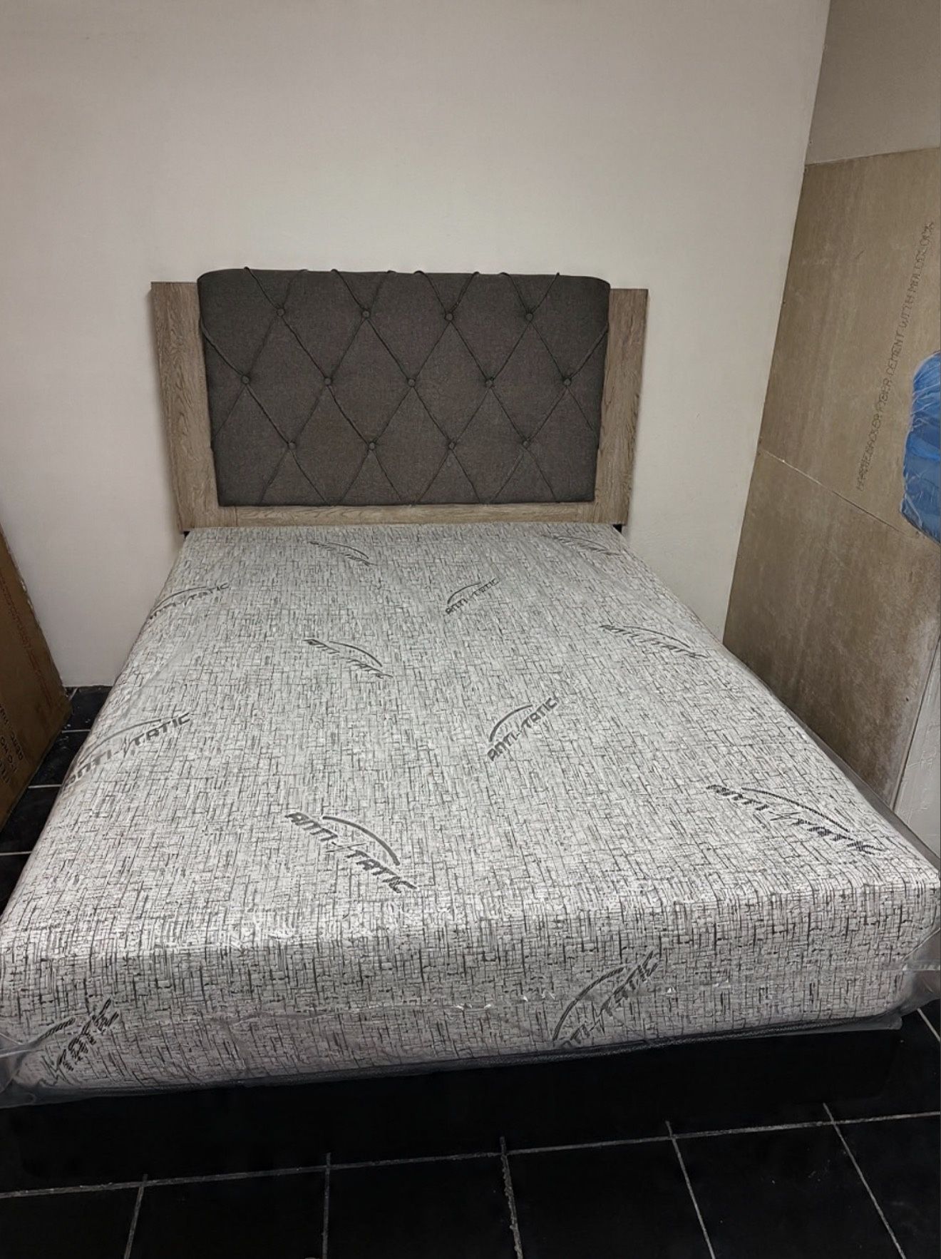 Queen Size Memory Foam Gel Mattress New