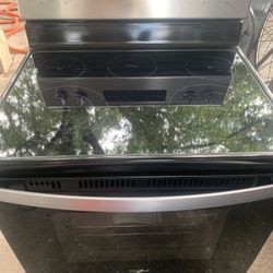 New Whirlpool Stove ,microwave & dishwasher 