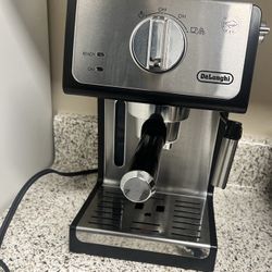 De'Longhi 15 Bar Pump Espresso Machine