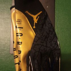 Brand New Nike Jordan Vapor Knit Football Gloves Black Metallic Gold Size Medium, Large