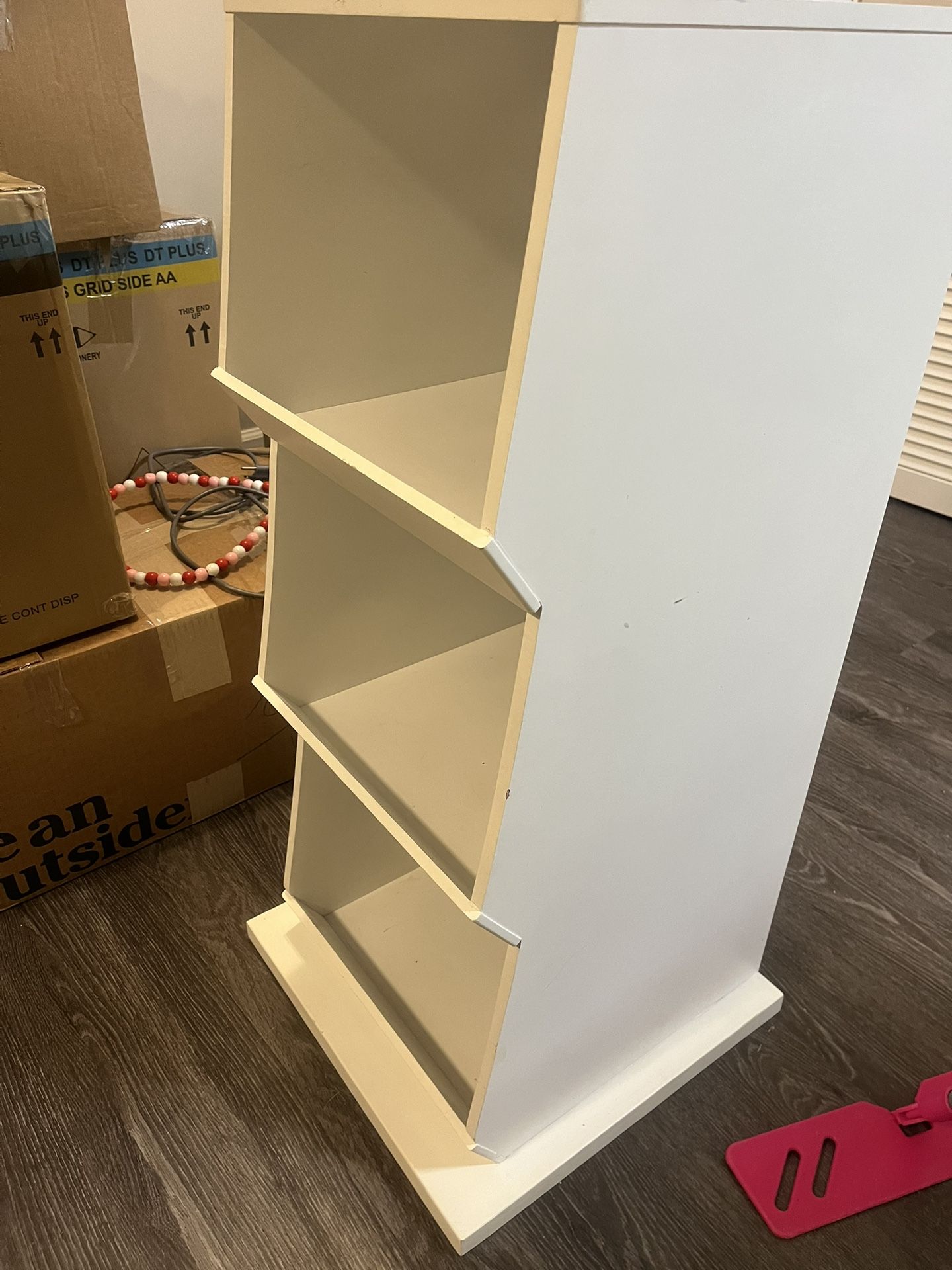 cube 3 storage spaces for toys or clothes