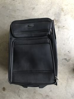 Samsonite suit case 27 inches like new only use once