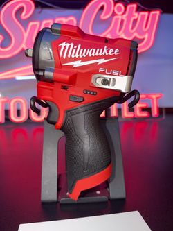 M12 Stubby 3/8” Impact Wrench Milwaukee