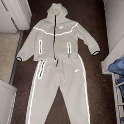 Reflective Nike Tech 