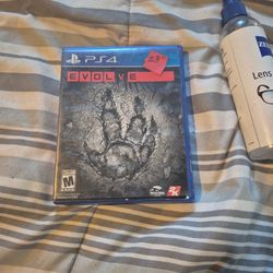 PS4 Evolve Like New Gane