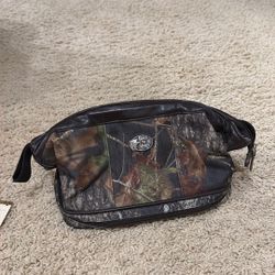 Bass Pro Shops Camo Toiletry Bag