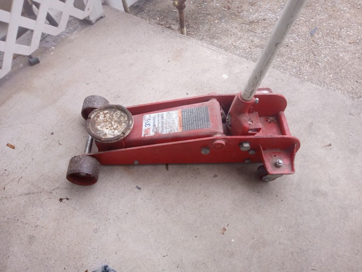 Mac Tools 3 1/2 Ton Floor Jack 