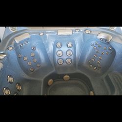 La Spa Hot Tub 8x8 6 Person 