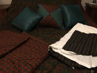 Queen/full comforter set