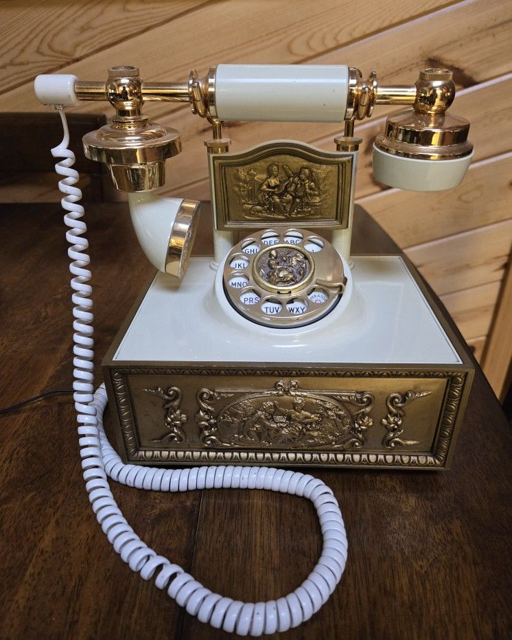 French Style Rotary Phone - Vintage Look