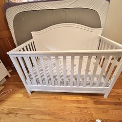 White Wooden Baby Crib – Gently Used