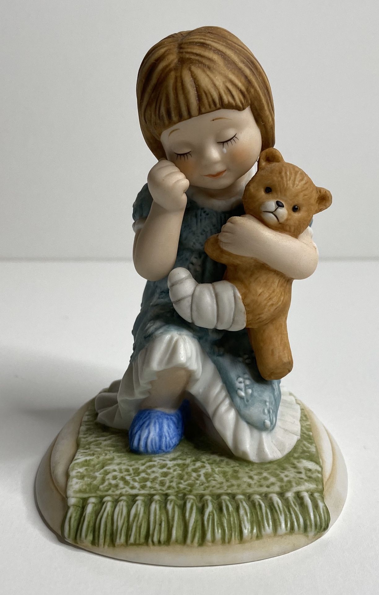 Lenox The Days Of The Week - Wednesday’s Child Is Full Of Woe Figurine 4-1/2”