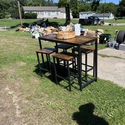 Bar table And Stools 