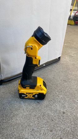 DEWALT 20V Cordless Pivoting Work Light