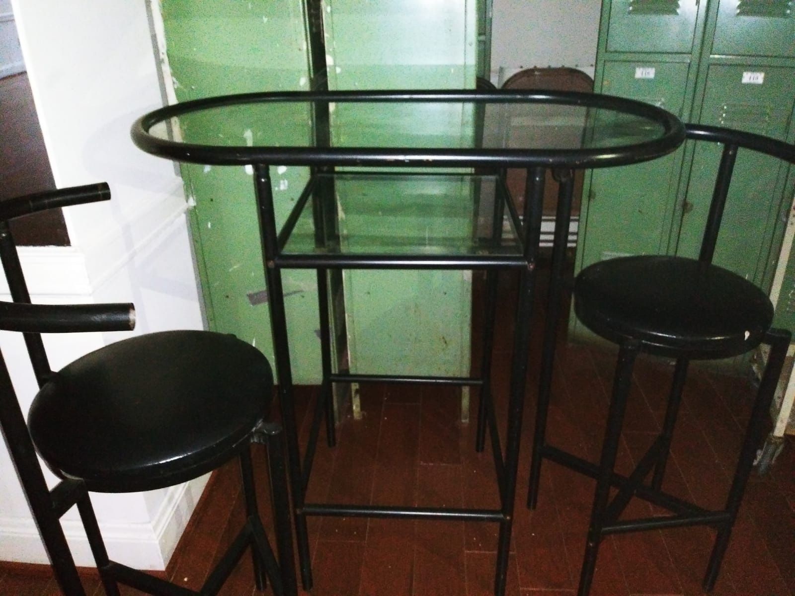 Mesa bar con dos tool bar
