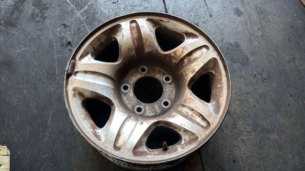 One 16 Inch stock Aluminum Wheel for a Ford expedition or F150 Pickup from 96-03 With 5x135mm Lug pattern