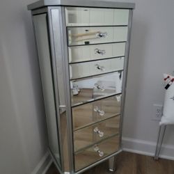 7 DRAWER CABINET