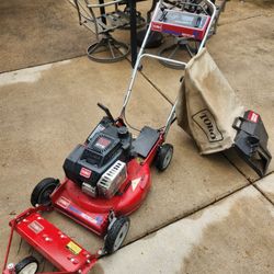 Self propelled  Toro Industrial Lawnmower,  with bagger and dethacher attachments.  New Wheels , Blade and Xtra  drive belt. 