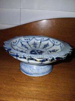 Antique Province Style Chinese Blue & White Pedestal Dish