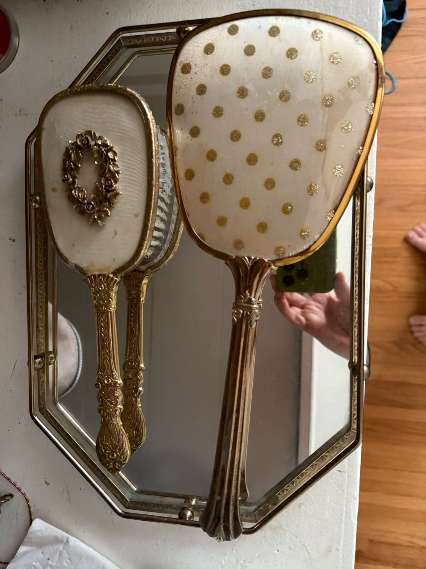 Vintage Gold Floral Vanity Set: Mirror, Brush, and Mirror Storage