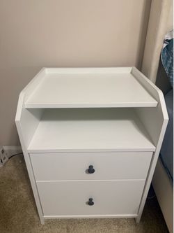 White 2-Drawer Nightstand – Like New