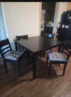 Gently used dining table + 4 chairs