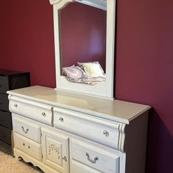 Dresser Set