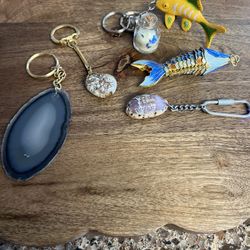 Vintage 1990s nature keychains thunder egg rock slice seashell fish 