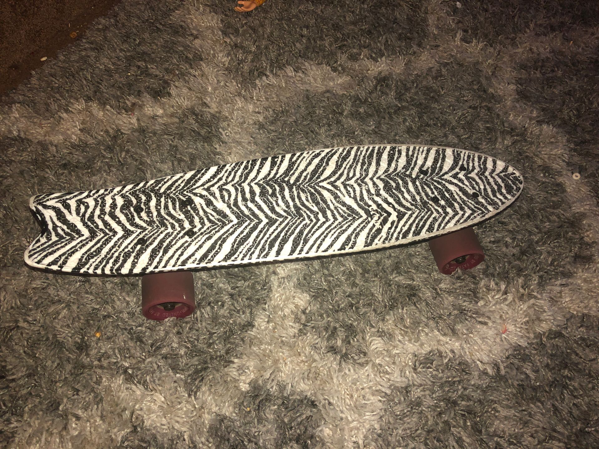 GLOBE 59MM united by fate zebra penny board/skateboard