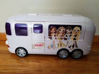 Used Bratz Pearl White Tour Bus