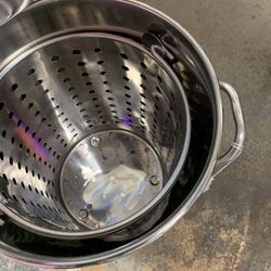 Stainless Steel Pot With Stainless Steel Strainer For Shrimp Boils Or Turkey Frying!