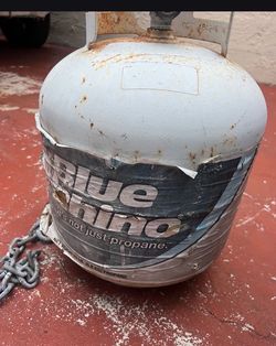 Propane tank for bbq grill