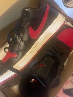 Woman Nike air Jordan 1 (7’5)