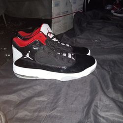 BLACK,WHITE,AND RED JORDANS FOR SALE