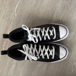 Three quarters converse Athletic shoes