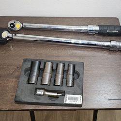 SteelmanbTorque Wrench Set With Matco 1/4 Flip Socket Lug Nut Set