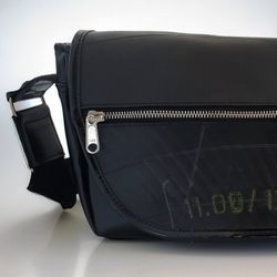 Urban Messenger Bag (Unisex)